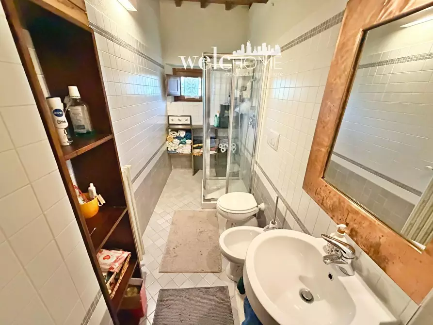 Immagine 21 di Villa in vendita  a Campi Bisenzio