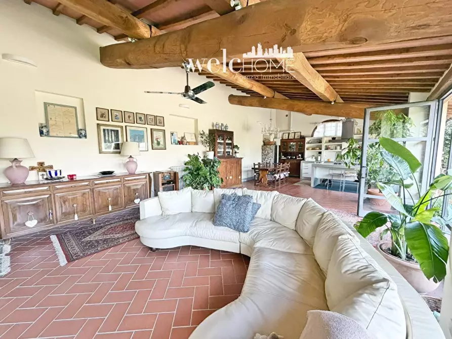 Immagine 11 di Villa in vendita  a Campi Bisenzio