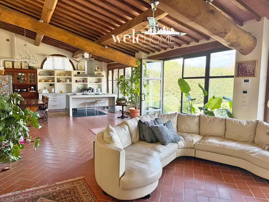 Immagine 9 di Villa in vendita  a Campi Bisenzio