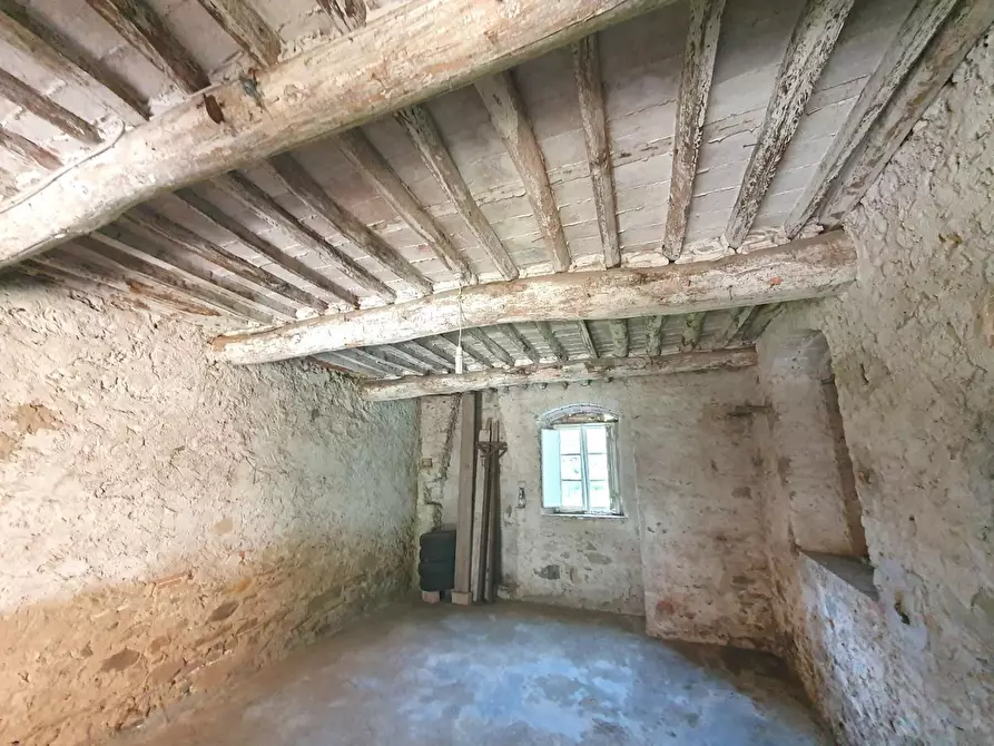 Immagine 29 di Deposito in vendita  a Capannori