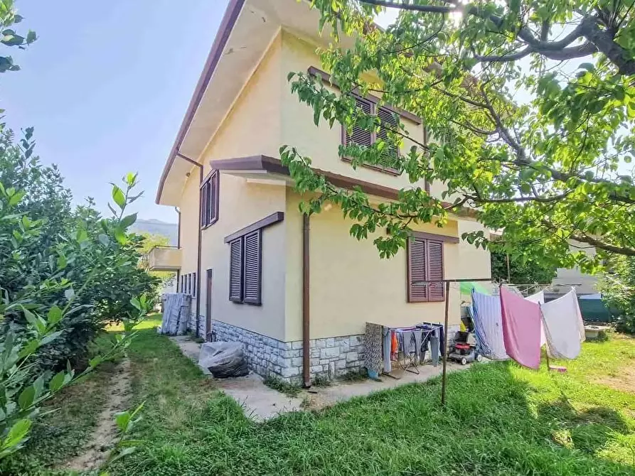 Immagine 14 di Villa in vendita  a Pietrasanta