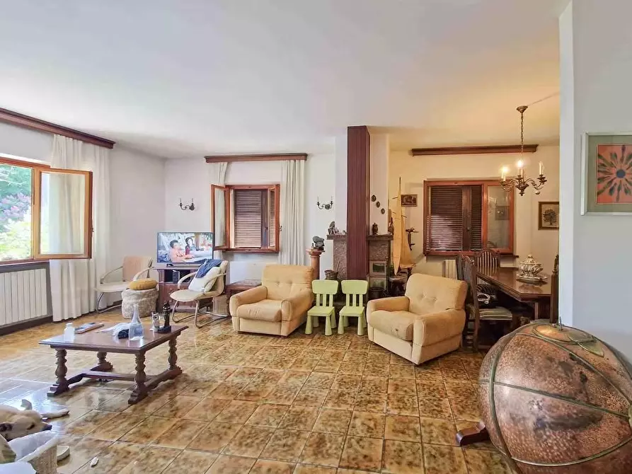 Immagine 17 di Villa in vendita  a Pietrasanta