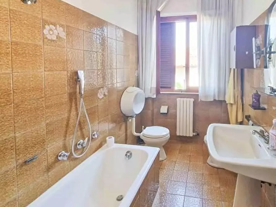 Immagine 23 di Villa in vendita  a Pietrasanta