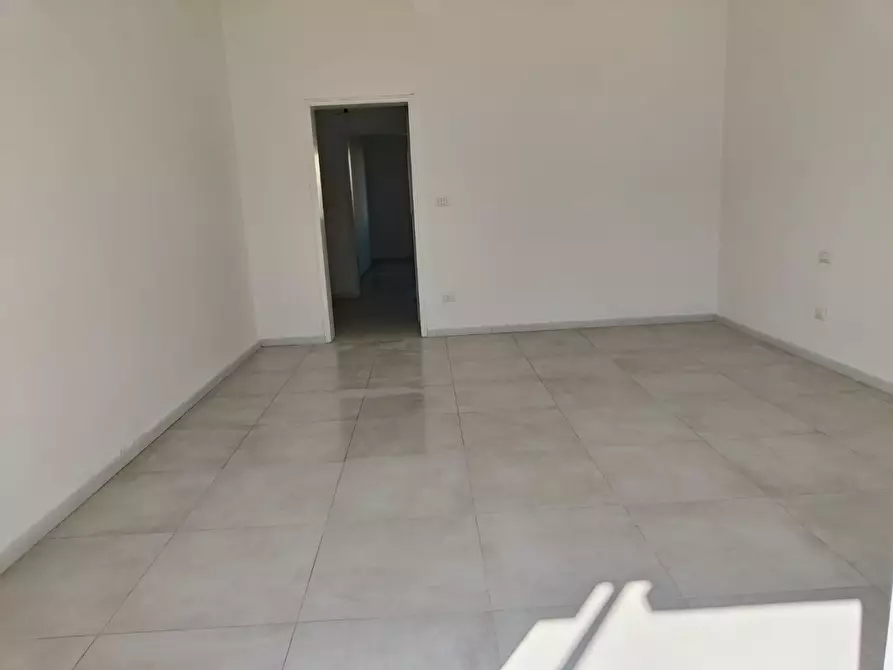 Immagine 18 di Appartamento in vendita  a Livorno