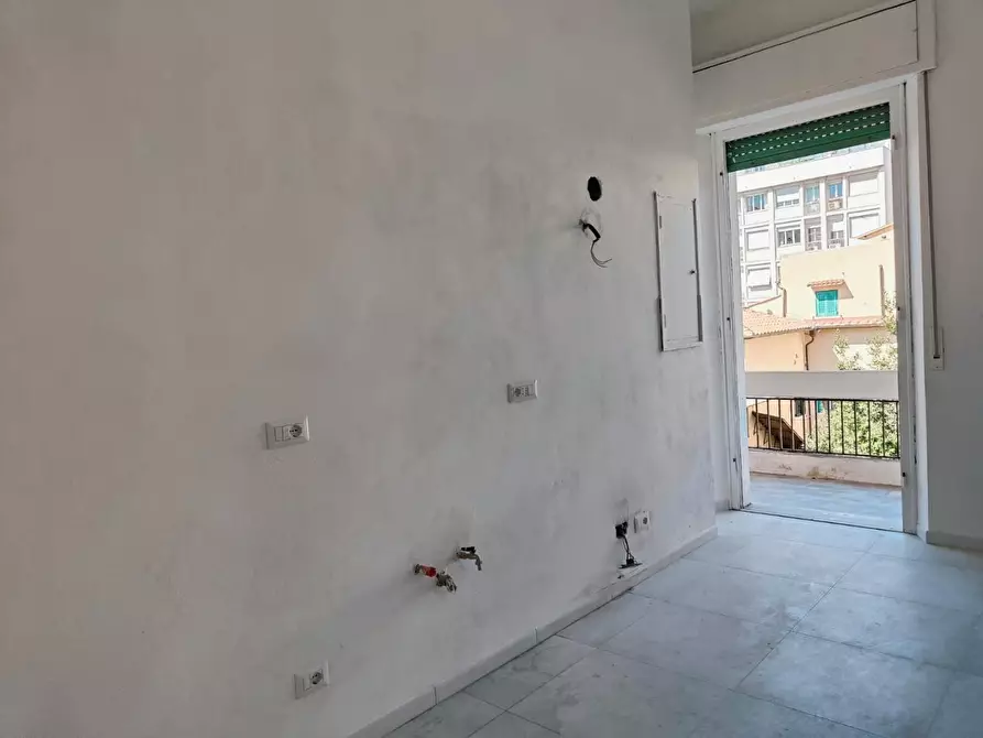 Immagine 11 di Appartamento in vendita  a Livorno