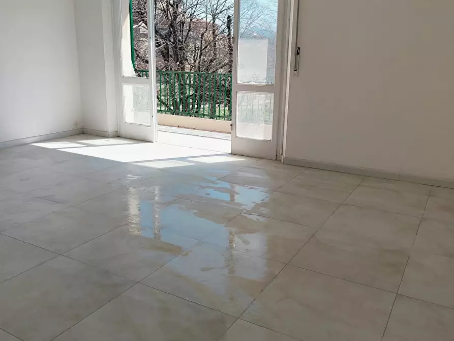 Immagine 5 di Appartamento in vendita  a Livorno