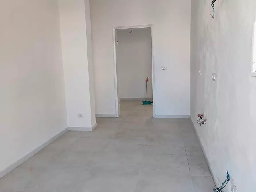 Immagine 13 di Appartamento in vendita  a Livorno