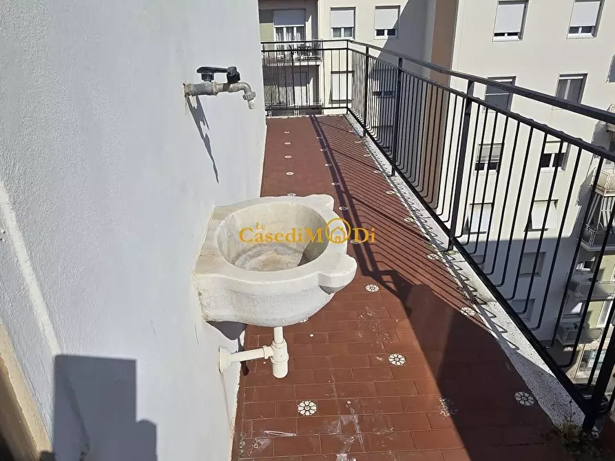 Immagine 45 di Mansarda in vendita  a Livorno