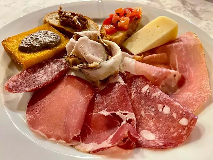 Immagine 1 di Albergo/B&B/Residence in vendita  a Pisa
