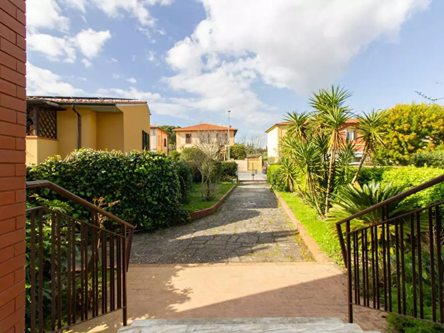 Immagine 16 di Casa bifamiliare in vendita  a Pisa