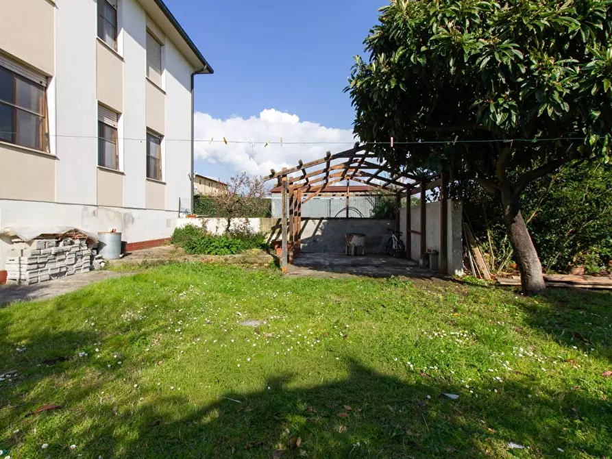 Immagine 19 di Casa bifamiliare in vendita  a Pisa