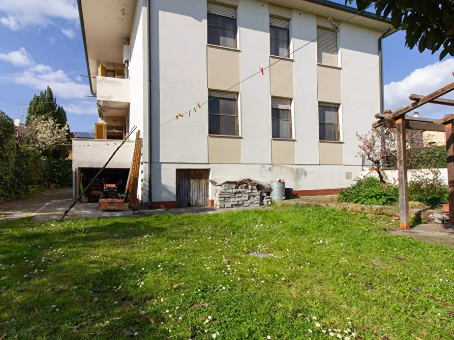 Immagine 20 di Casa bifamiliare in vendita  a Pisa