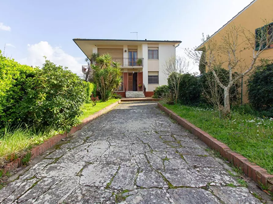 Immagine 1 di Casa bifamiliare in vendita  a Pisa