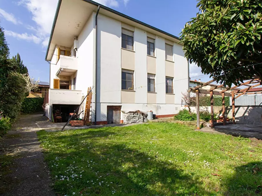 Immagine 18 di Casa bifamiliare in vendita  a Pisa