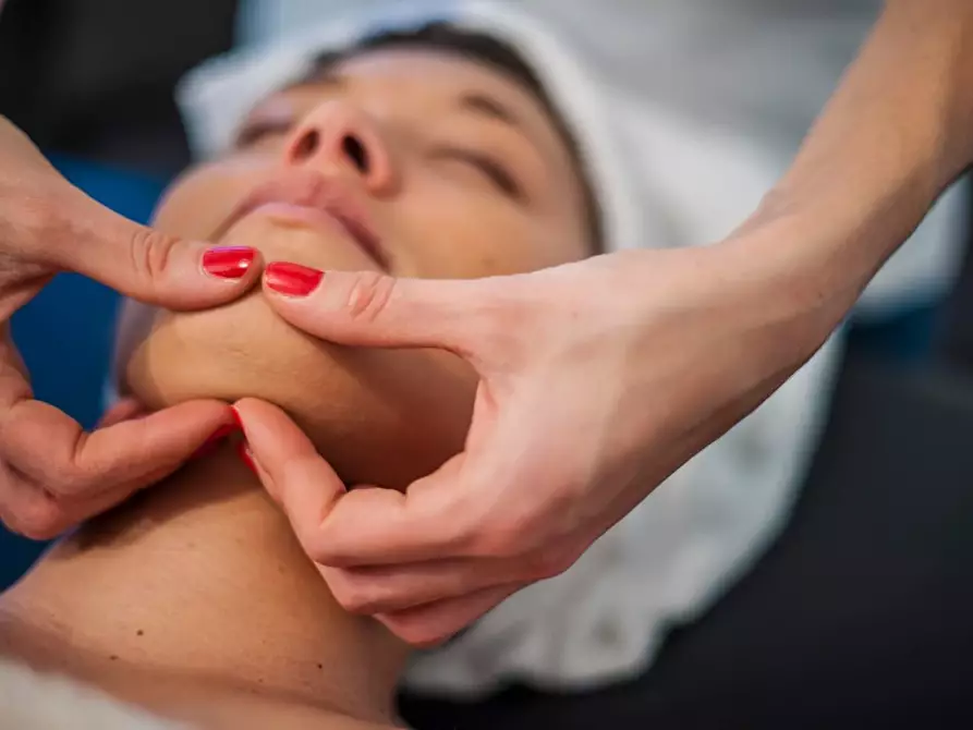 Immagine 5 di Attività commerciale in vendita  a Rivoli