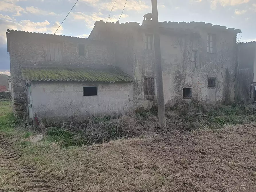 Immagine 8 di Casa colonica in vendita  a Camaiore