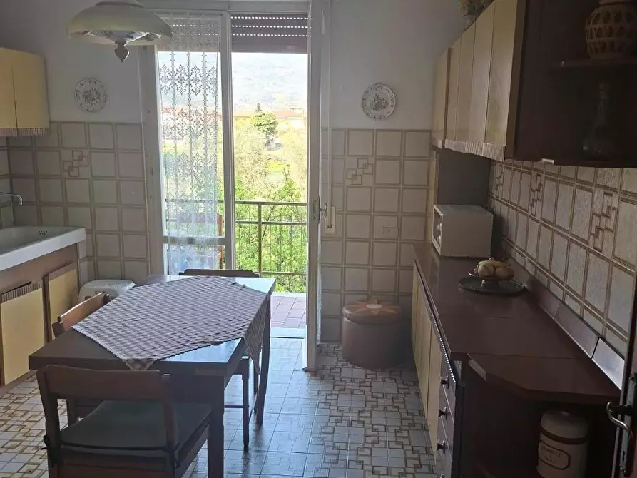 Immagine 1 di Appartamento in vendita  a Ortonovo