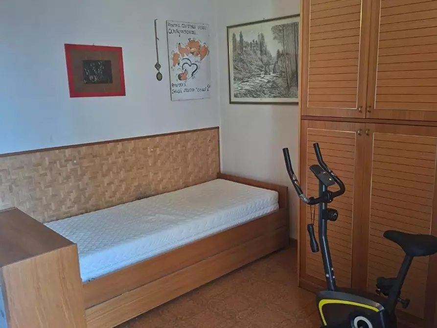 Immagine 10 di Appartamento in vendita  a Ortonovo