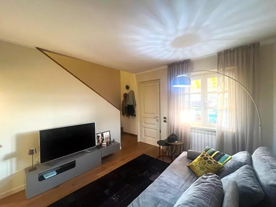 Immagine 1 di Villetta a schiera in vendita  a Camaiore