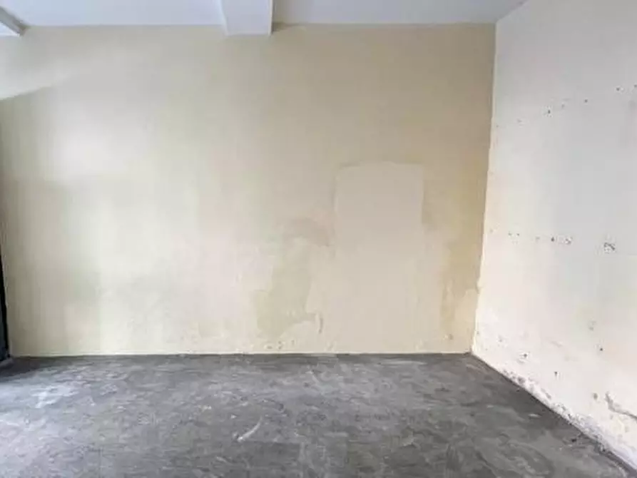 Immagine 6 di Locale commerciale in vendita  a Pisa