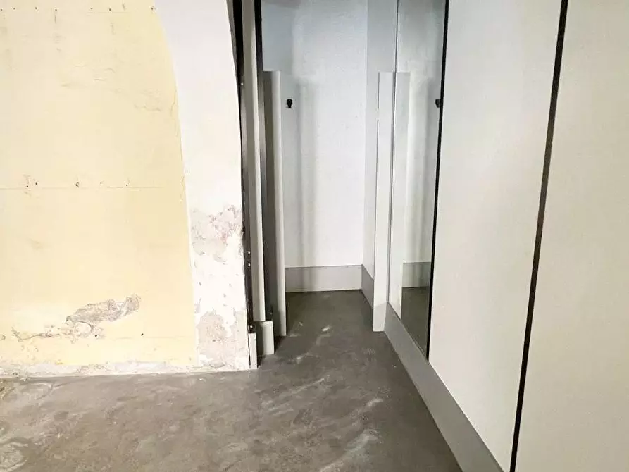 Immagine 3 di Locale commerciale in vendita  a Pisa