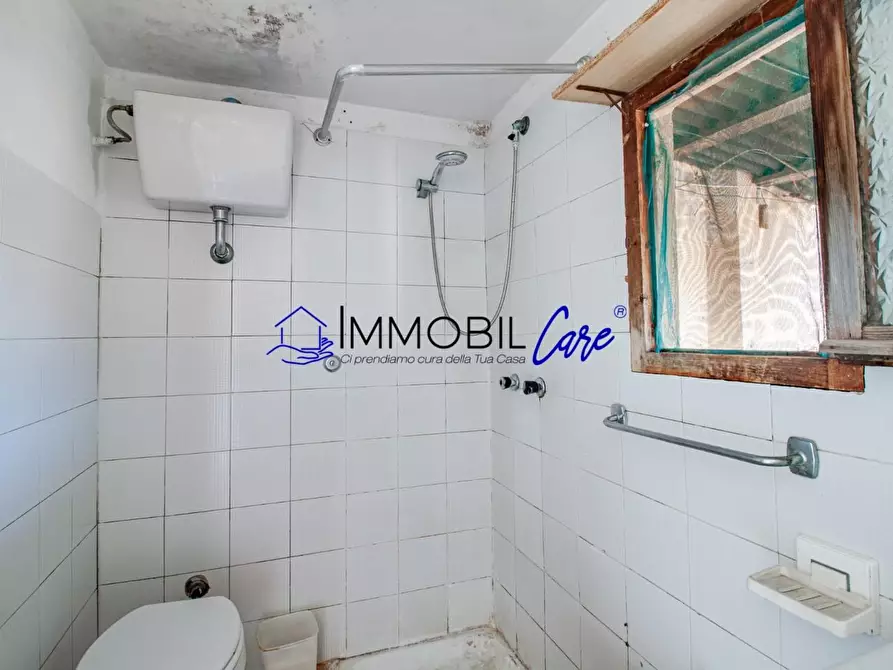 Immagine 23 di Appartamento in vendita  a Livorno