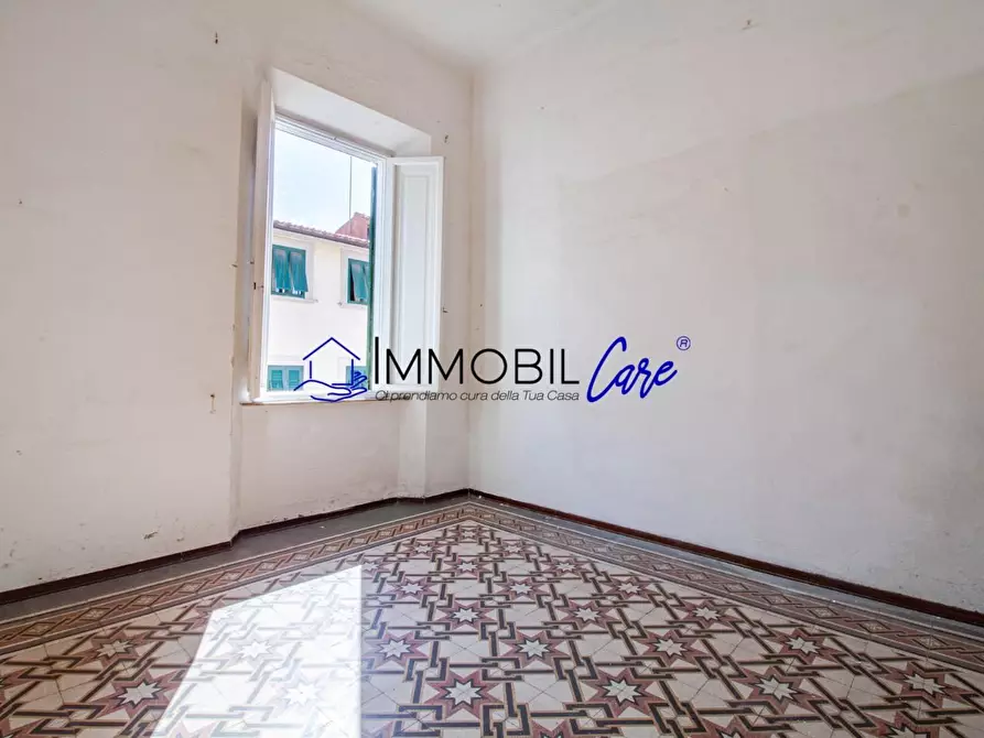Immagine 11 di Appartamento in vendita  a Livorno