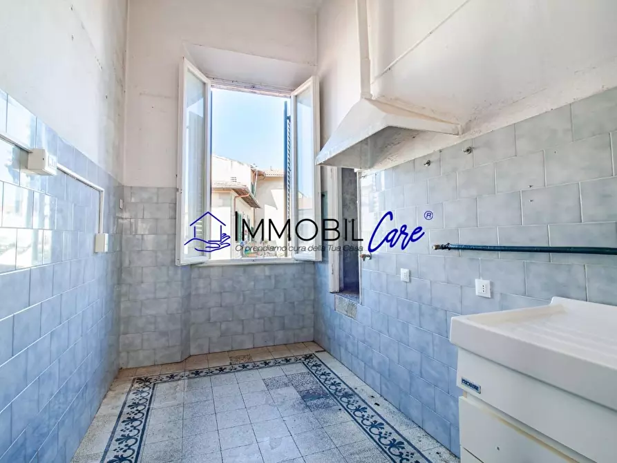 Immagine 14 di Appartamento in vendita  a Livorno