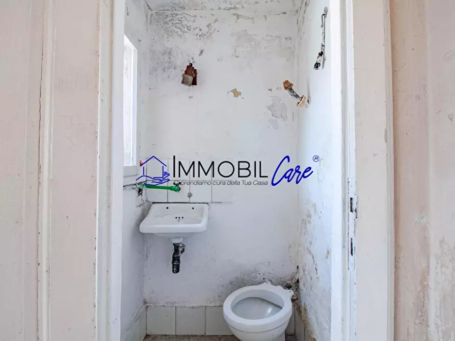 Immagine 22 di Appartamento in vendita  a Livorno