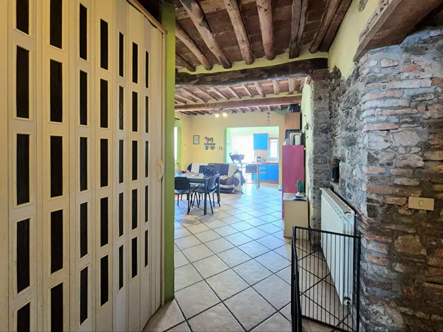 Immagine 8 di Appartamento in vendita  a Lucca