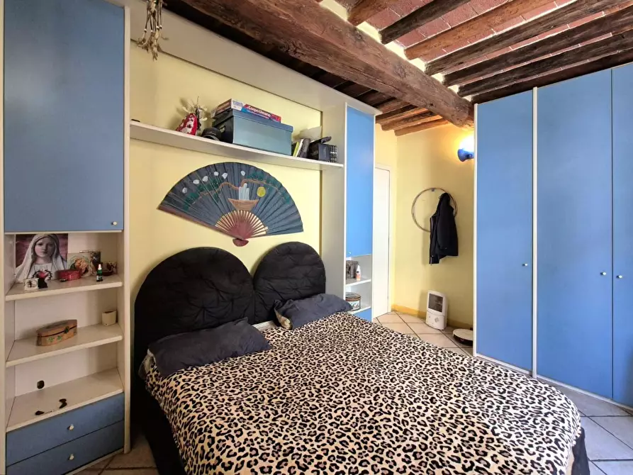 Immagine 12 di Appartamento in vendita  a Lucca