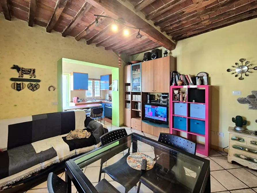 Immagine 3 di Appartamento in vendita  a Lucca