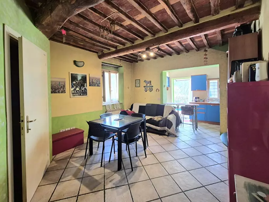 Immagine 2 di Appartamento in vendita  a Lucca