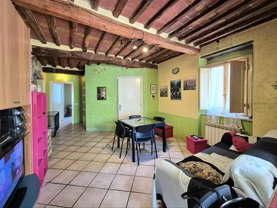 Immagine 4 di Appartamento in vendita  a Lucca