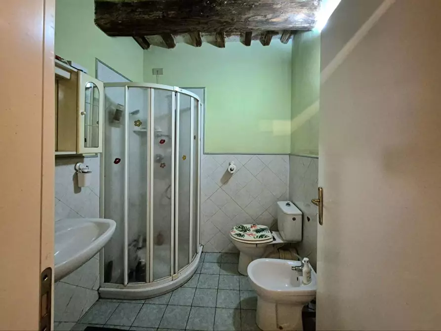 Immagine 14 di Appartamento in vendita  a Lucca