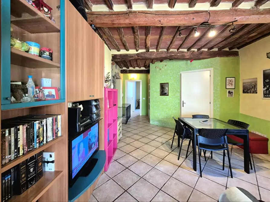 Immagine 5 di Appartamento in vendita  a Lucca
