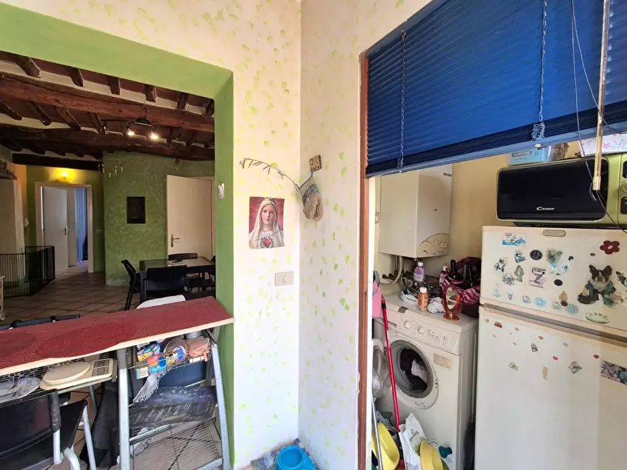 Immagine 9 di Appartamento in vendita  a Lucca