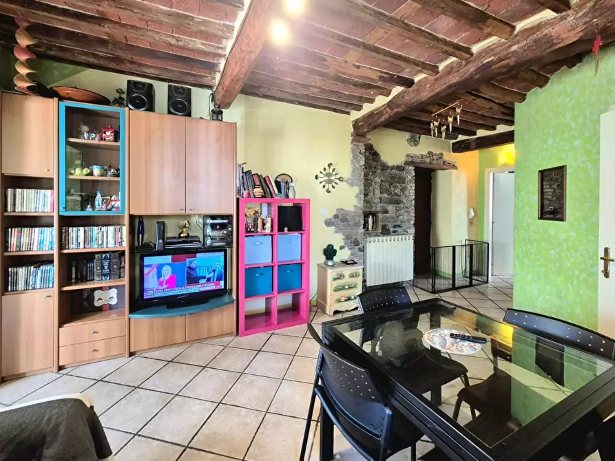 Immagine 6 di Appartamento in vendita  a Lucca