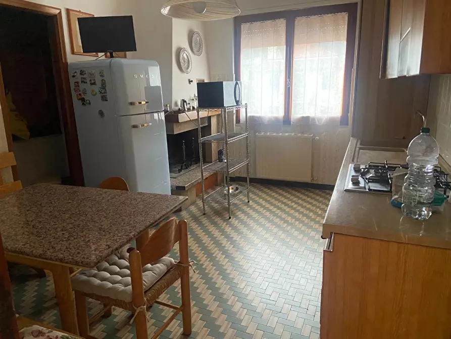 Immagine 2 di Casa indipendente in vendita  a Ortonovo