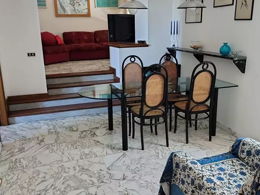 Immagine 5 di Appartamento in vendita  a Ortonovo