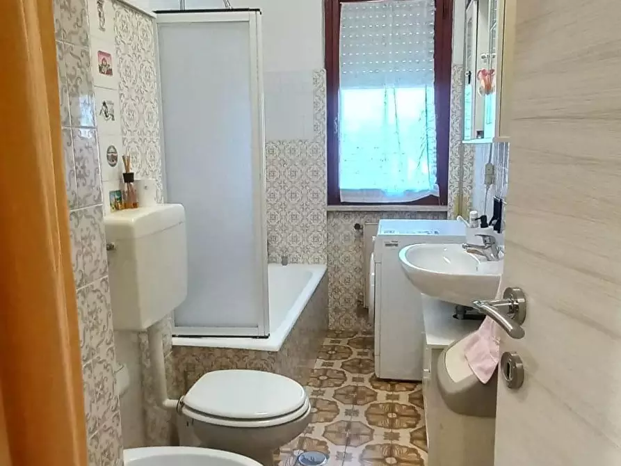 Immagine 11 di Appartamento in vendita  a Carrara