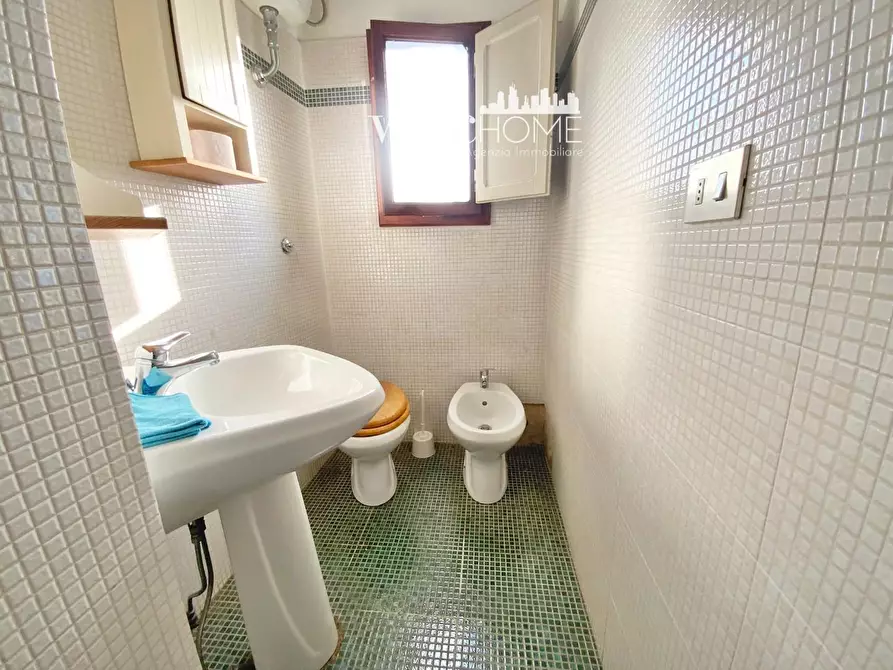 Immagine 13 di Appartamento in vendita  a Prato