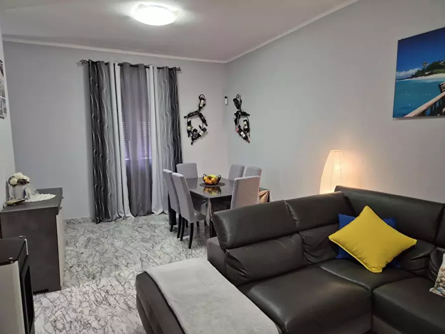 Immagine 25 di Appartamento in vendita  a Carrara