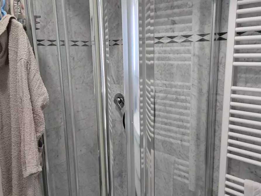 Immagine 14 di Appartamento in vendita  a Carrara