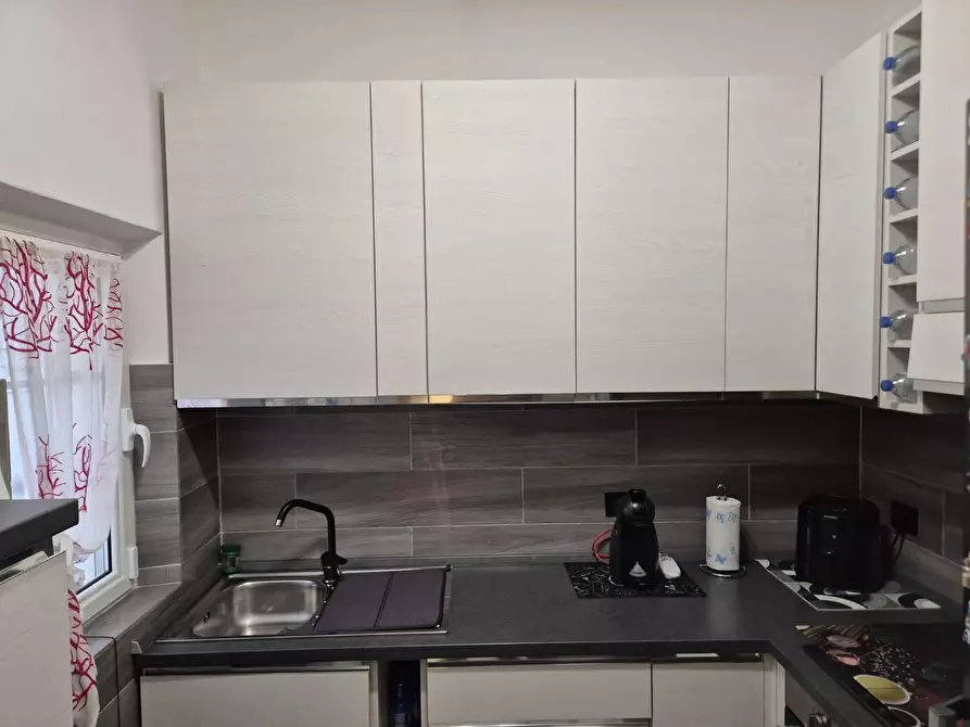 Immagine 10 di Appartamento in vendita  a Carrara