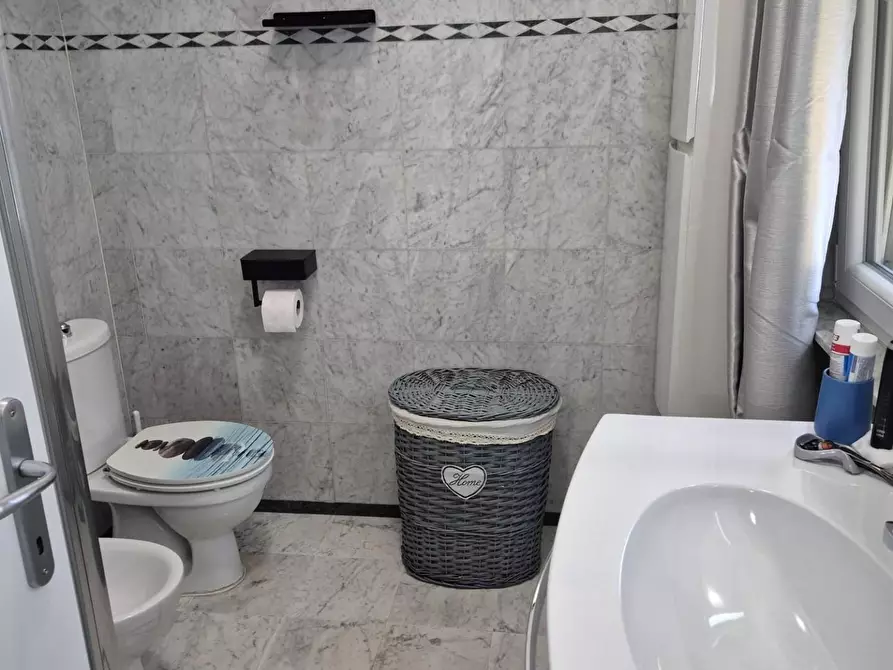 Immagine 18 di Appartamento in vendita  a Carrara