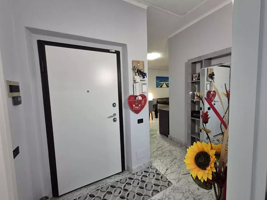 Immagine 2 di Appartamento in vendita  a Carrara