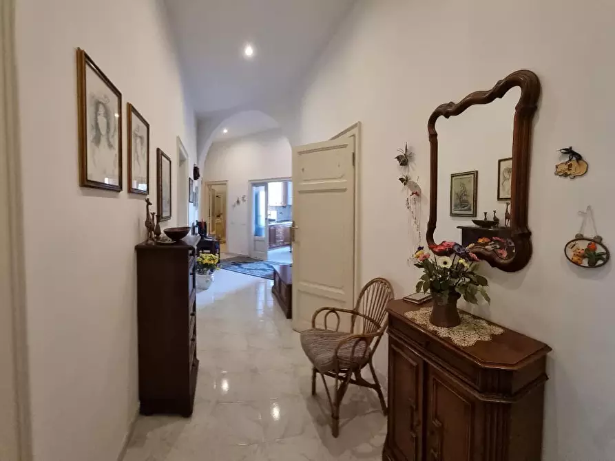 Immagine 2 di Appartamento in vendita  a Livorno
