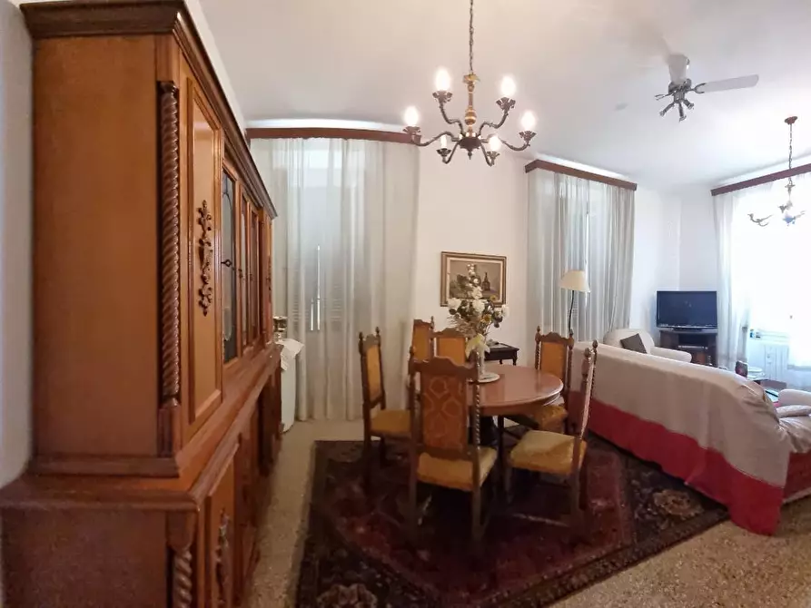 Immagine 16 di Appartamento in vendita  a Livorno