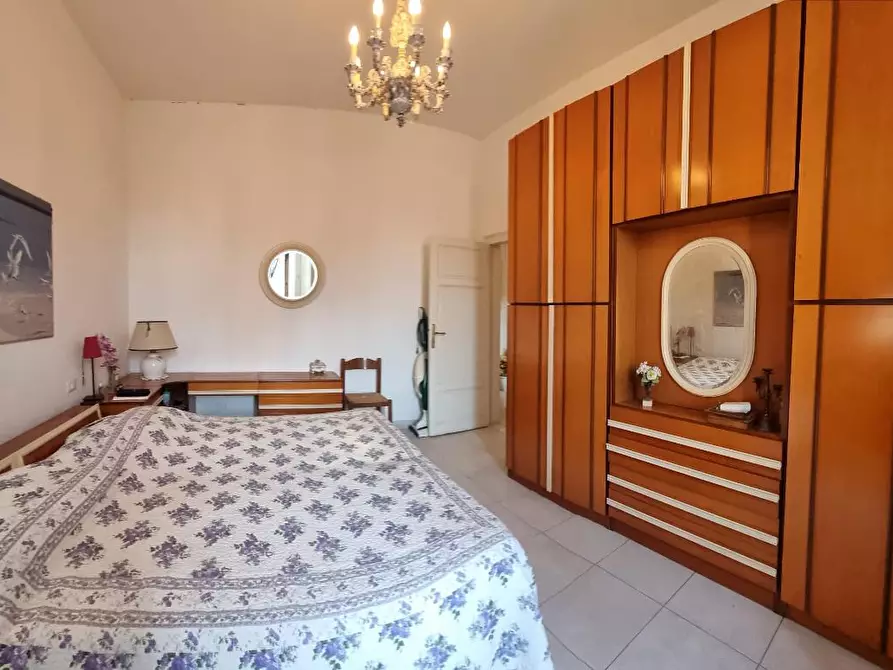 Immagine 35 di Appartamento in vendita  a Livorno